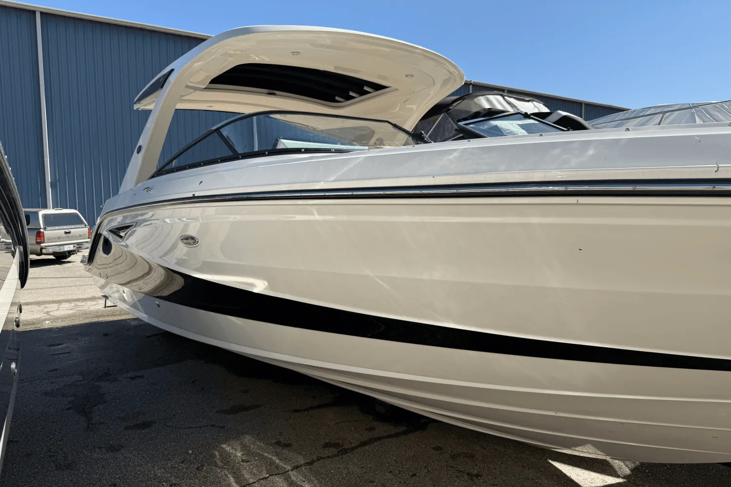 2025 Sea Ray SLX 310 Image Thumbnail #2