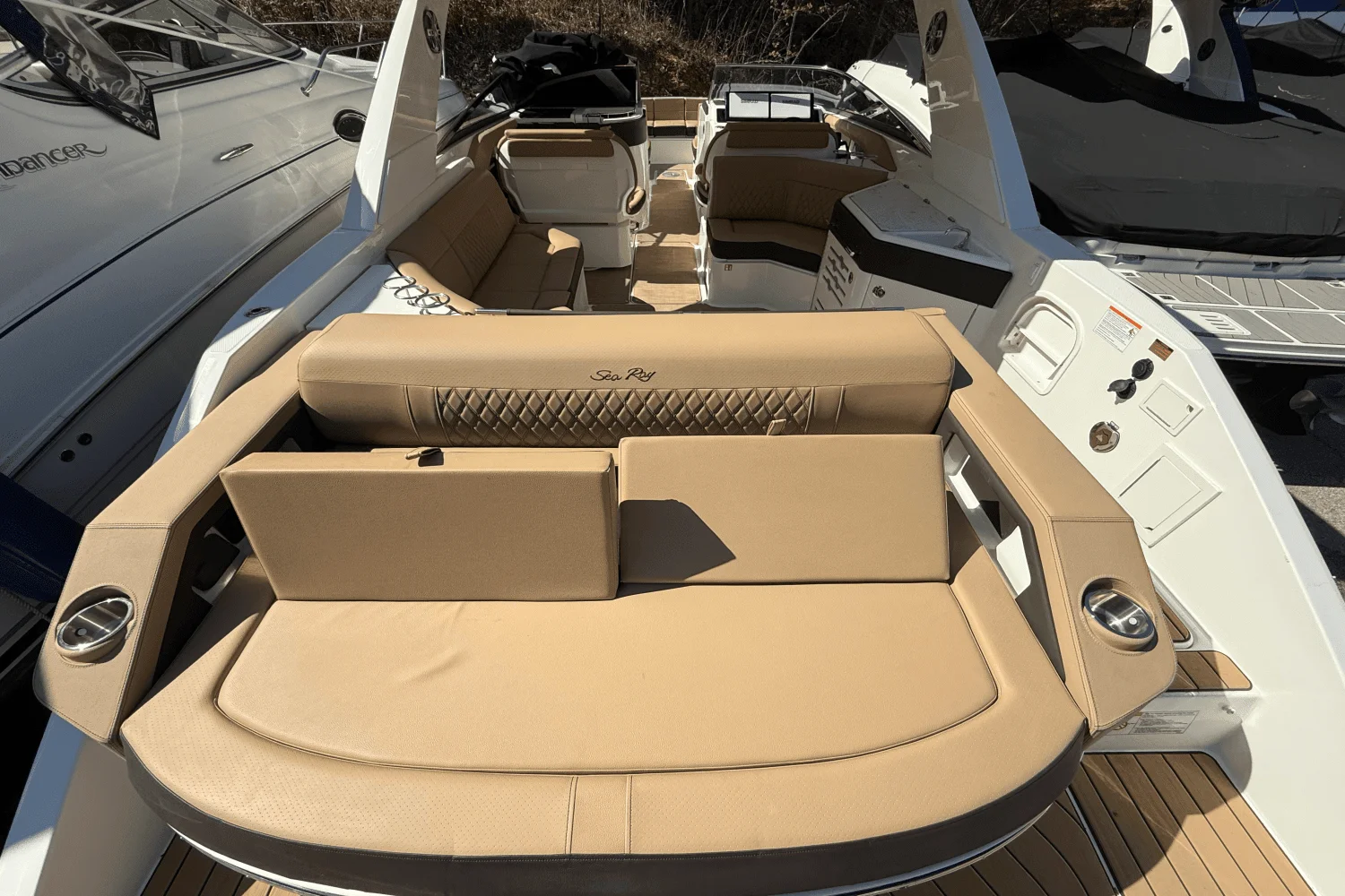 2025 Sea Ray SLX 310 Image Thumbnail #6