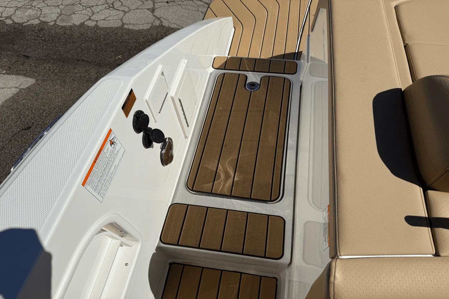 2025 Sea Ray SLX 310 Image Thumbnail #24