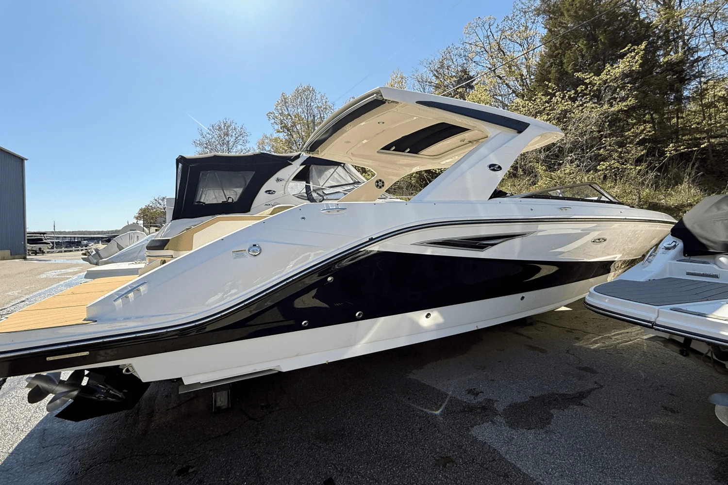 2025 Sea Ray SLX 310 Image Thumbnail #0