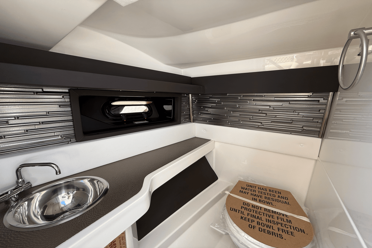 2025 Sea Ray SLX 310 Image Thumbnail #27