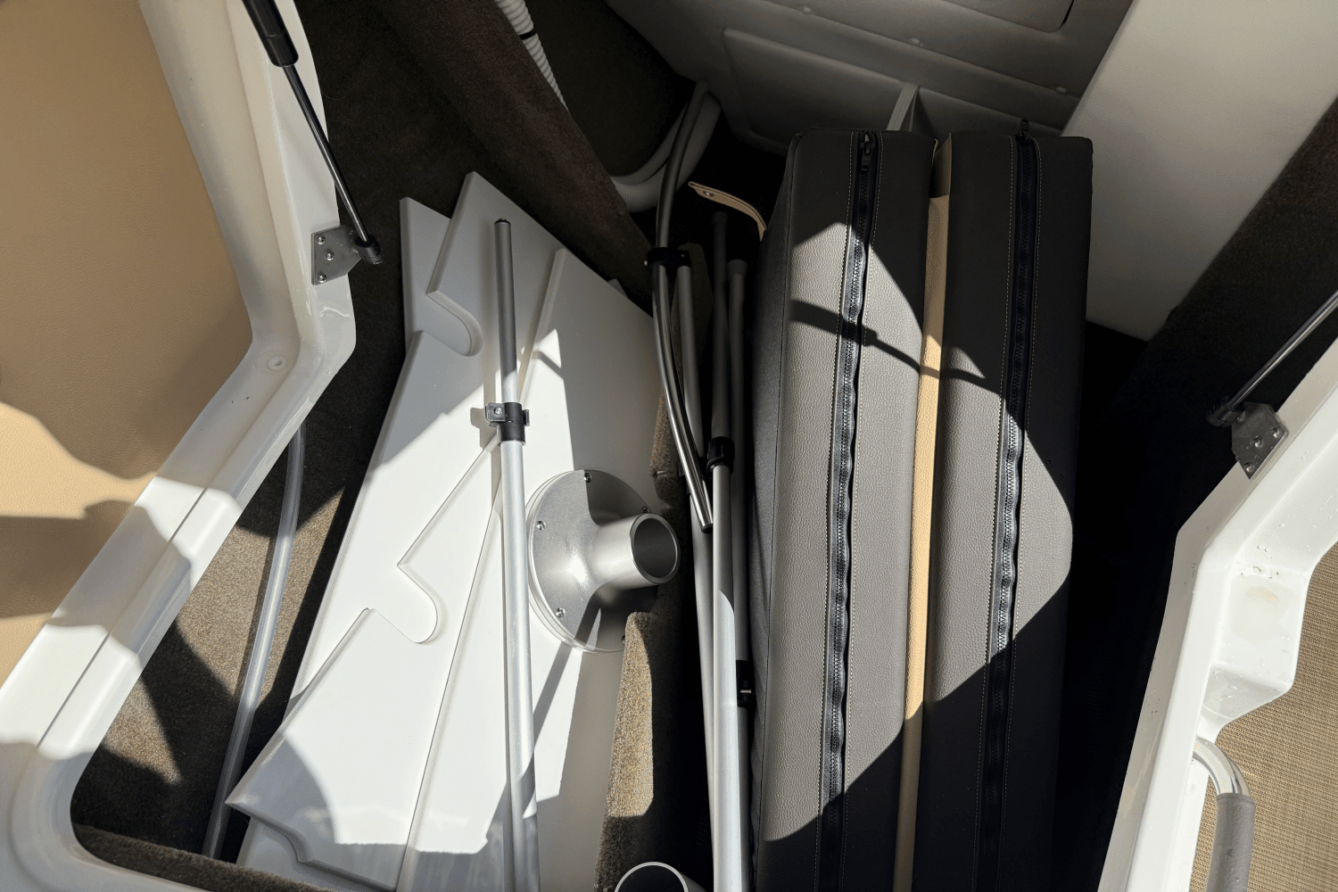 2025 Sea Ray SLX 310 Image Thumbnail #21