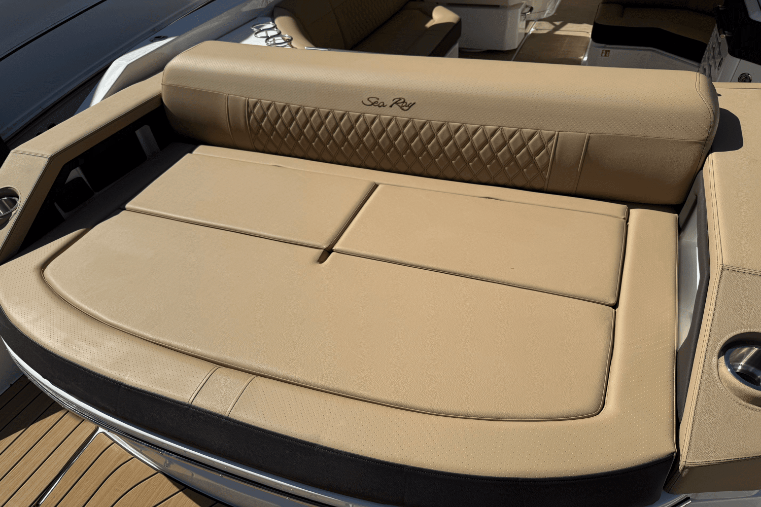 2025 Sea Ray SLX 310 Image Thumbnail #5