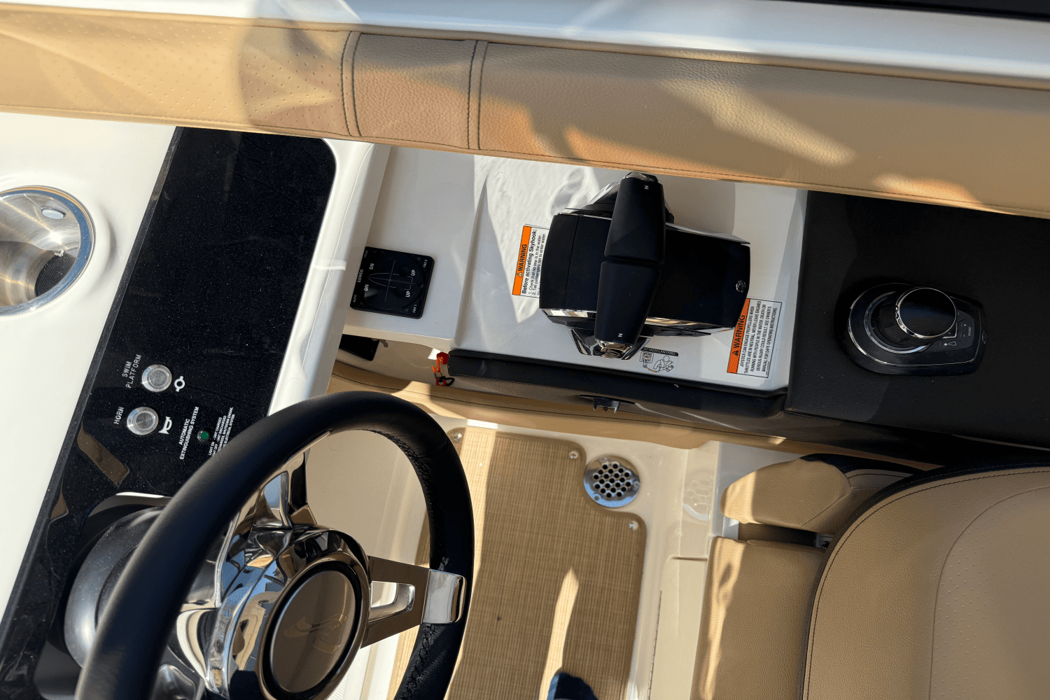 2025 Sea Ray SLX 310 Image Thumbnail #16