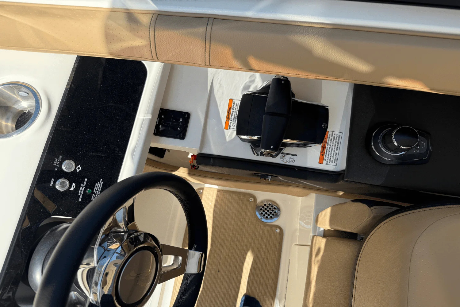 2025 Sea Ray SLX 310 Image Thumbnail #16