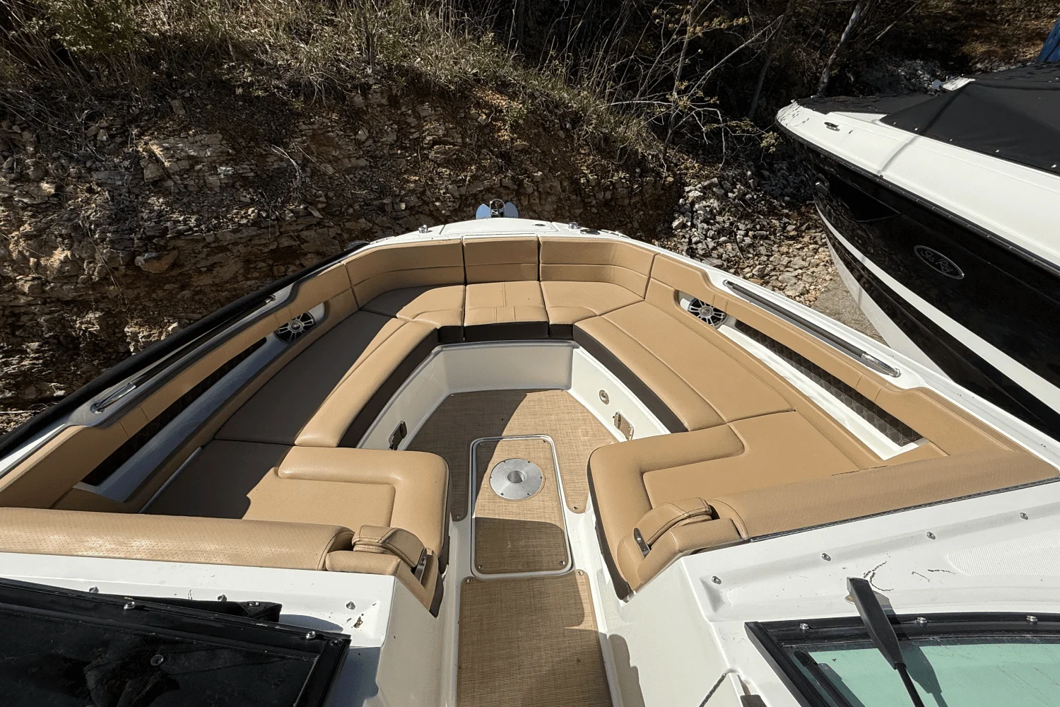 2025 Sea Ray SLX 310 Image Thumbnail #18