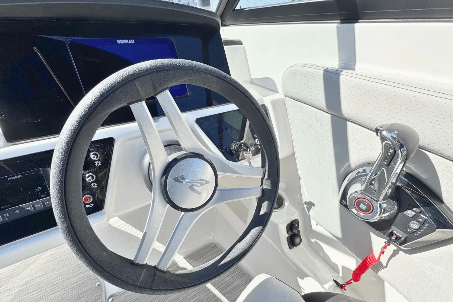 2025 Sea Ray SPX 230 Outboard Image Thumbnail #14