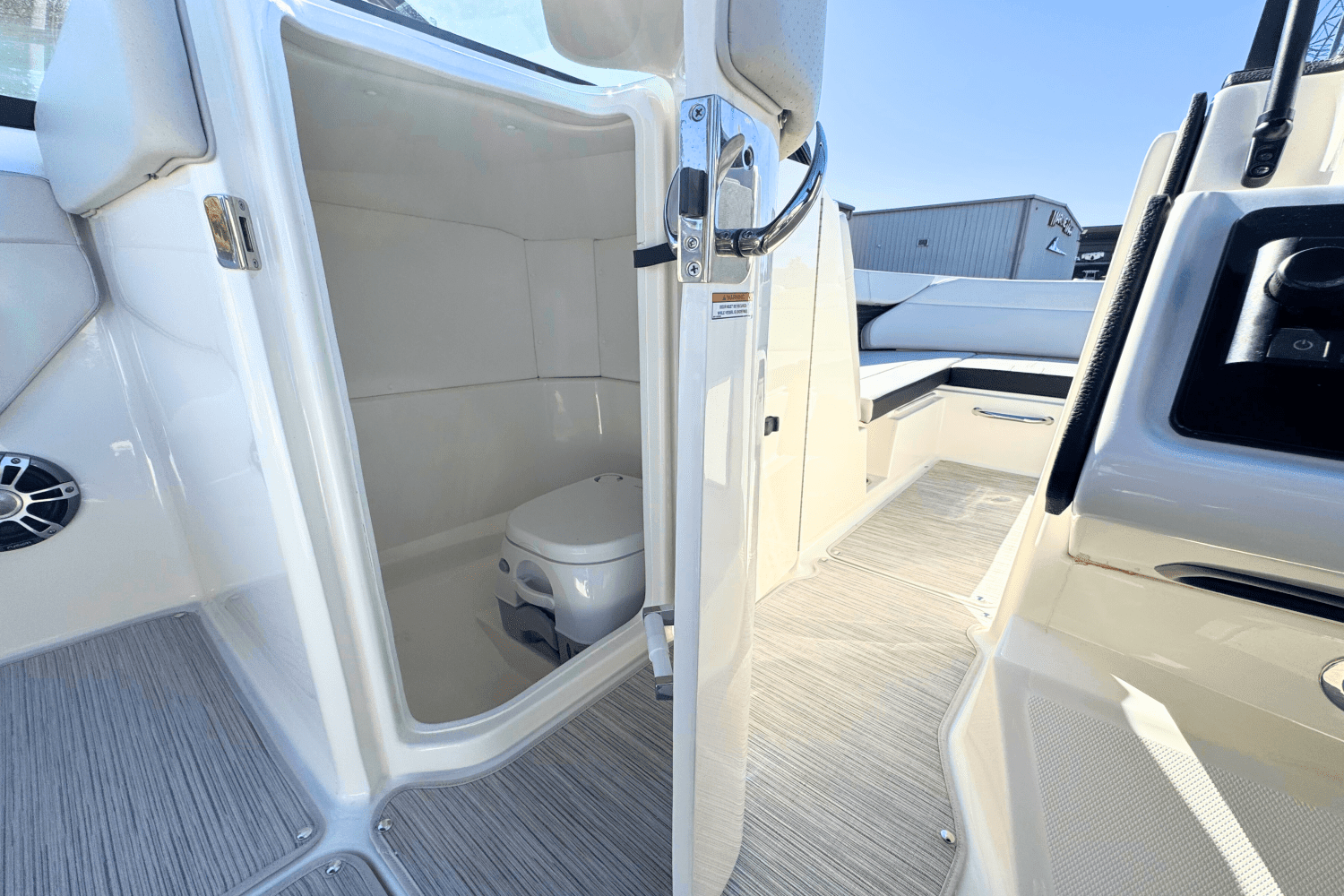 2025 Sea Ray SPX 230 Outboard Image Thumbnail #13