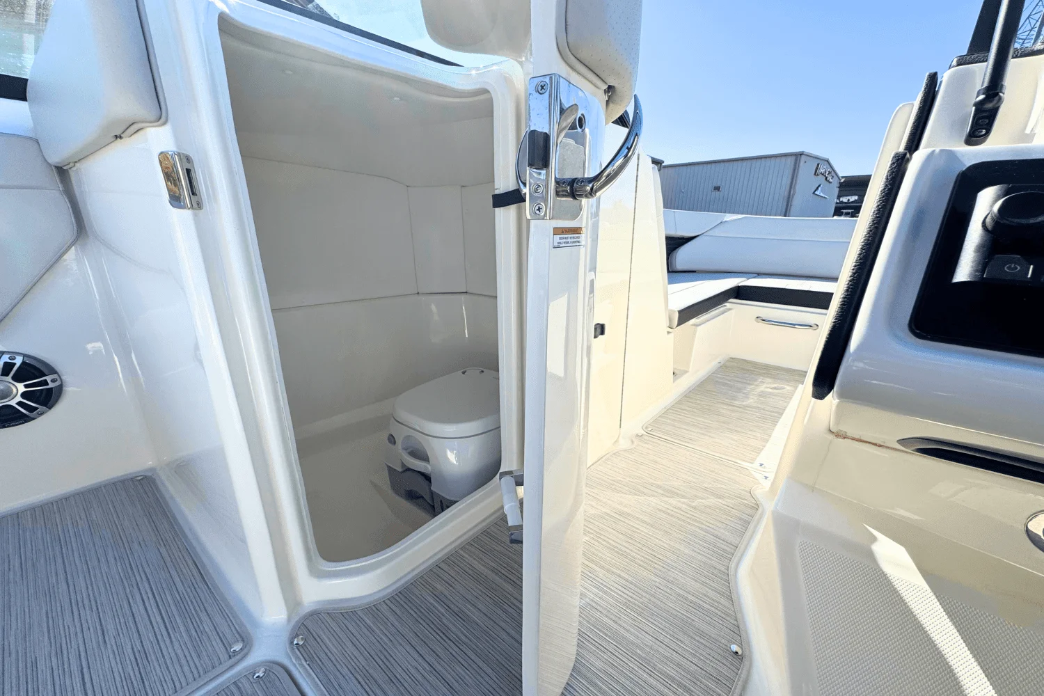 2025 Sea Ray SPX 230 Outboard Image Thumbnail #17