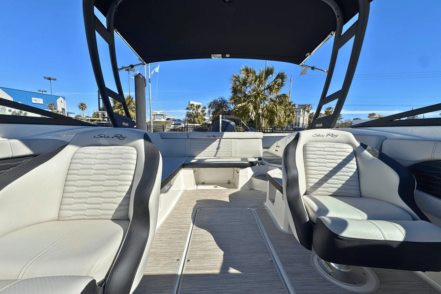 2025 Sea Ray SPX 230 Outboard Image Thumbnail #8