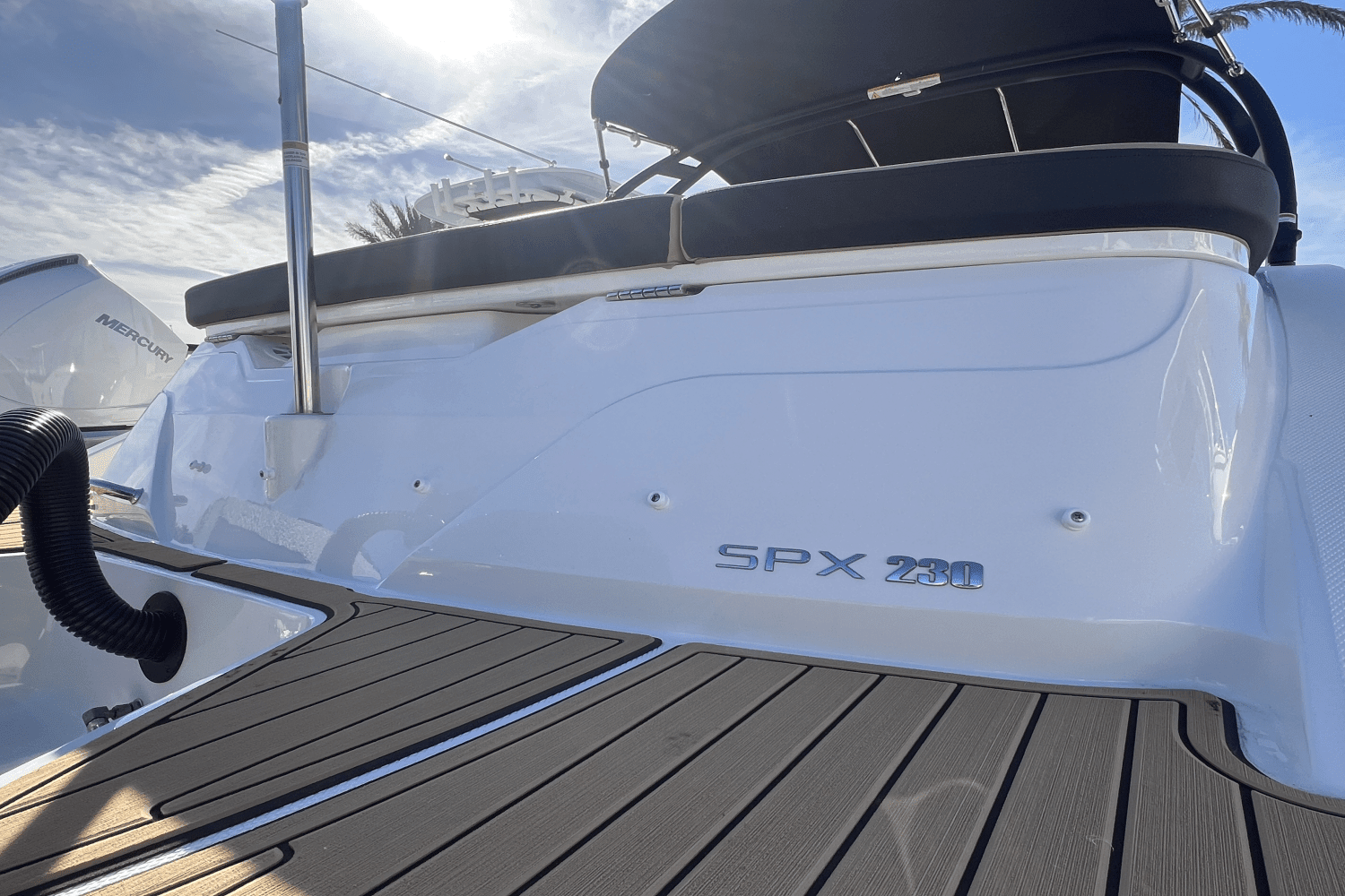 2025 Sea Ray SPX 230 Outboard Image Thumbnail #8