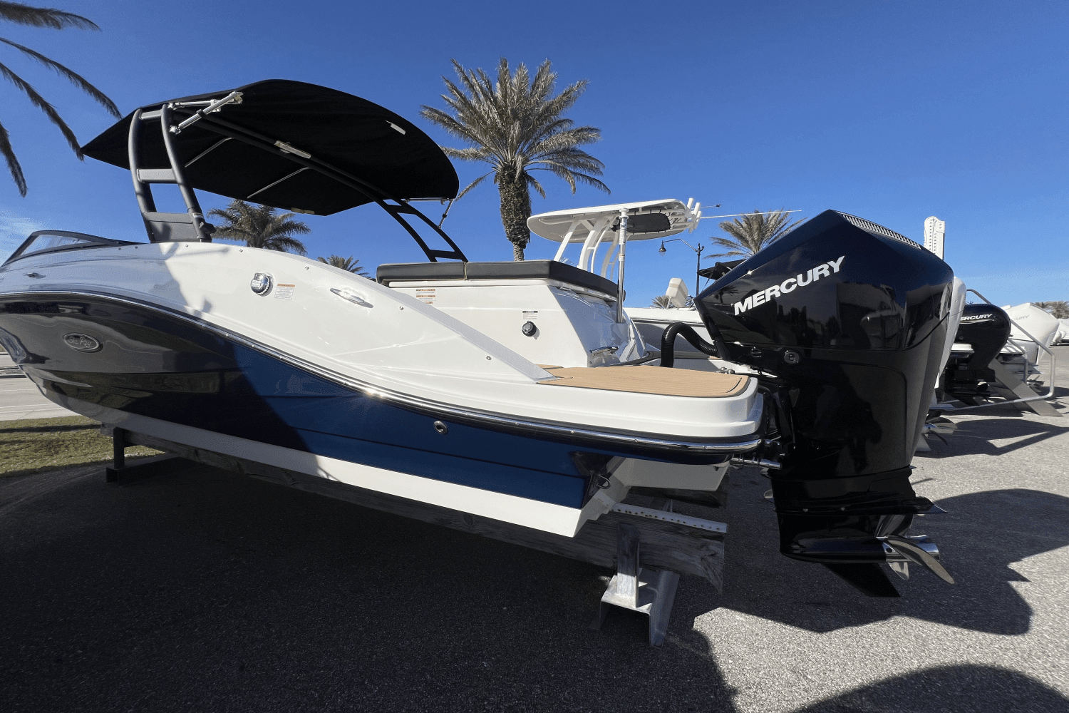 2025 Sea Ray SPX 230 Outboard Image Thumbnail #5