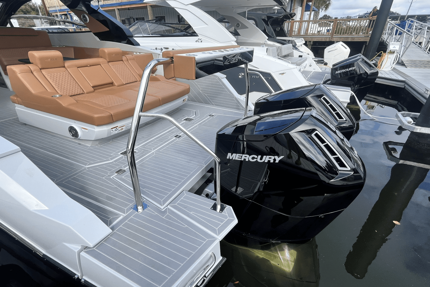 2025 Cruisers Yachts 42 GLS Outboard Image Thumbnail #9