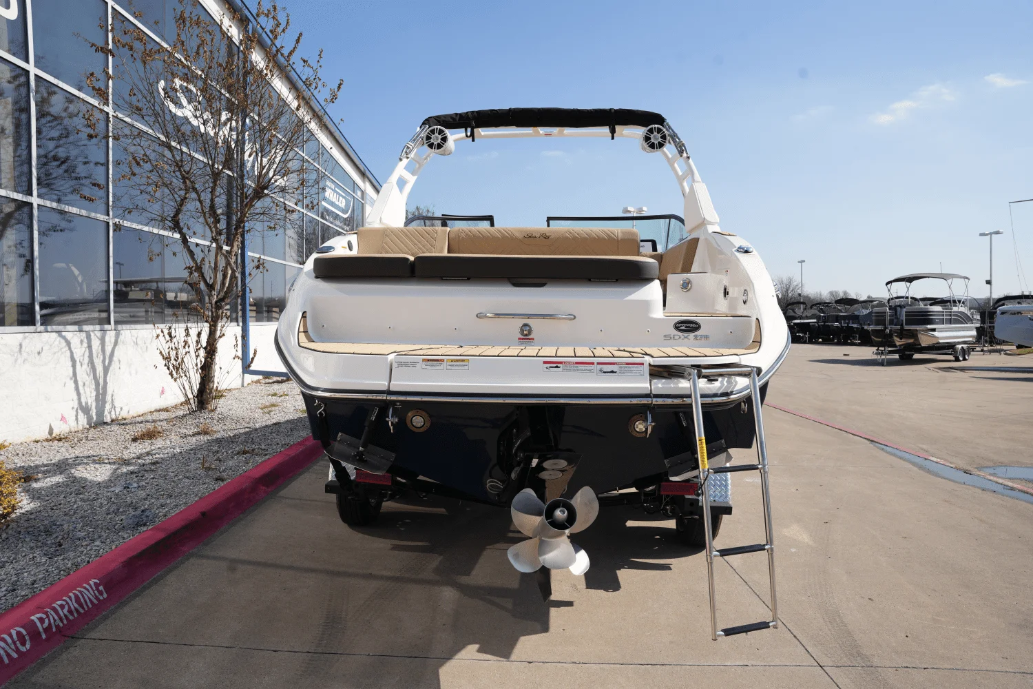 2025 Sea Ray SDX 270 Image Thumbnail #3