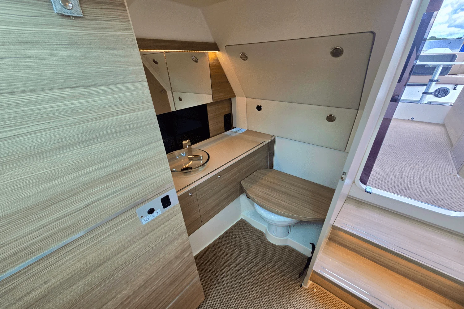 2025 Saxdor 320 GTC Image Thumbnail #37