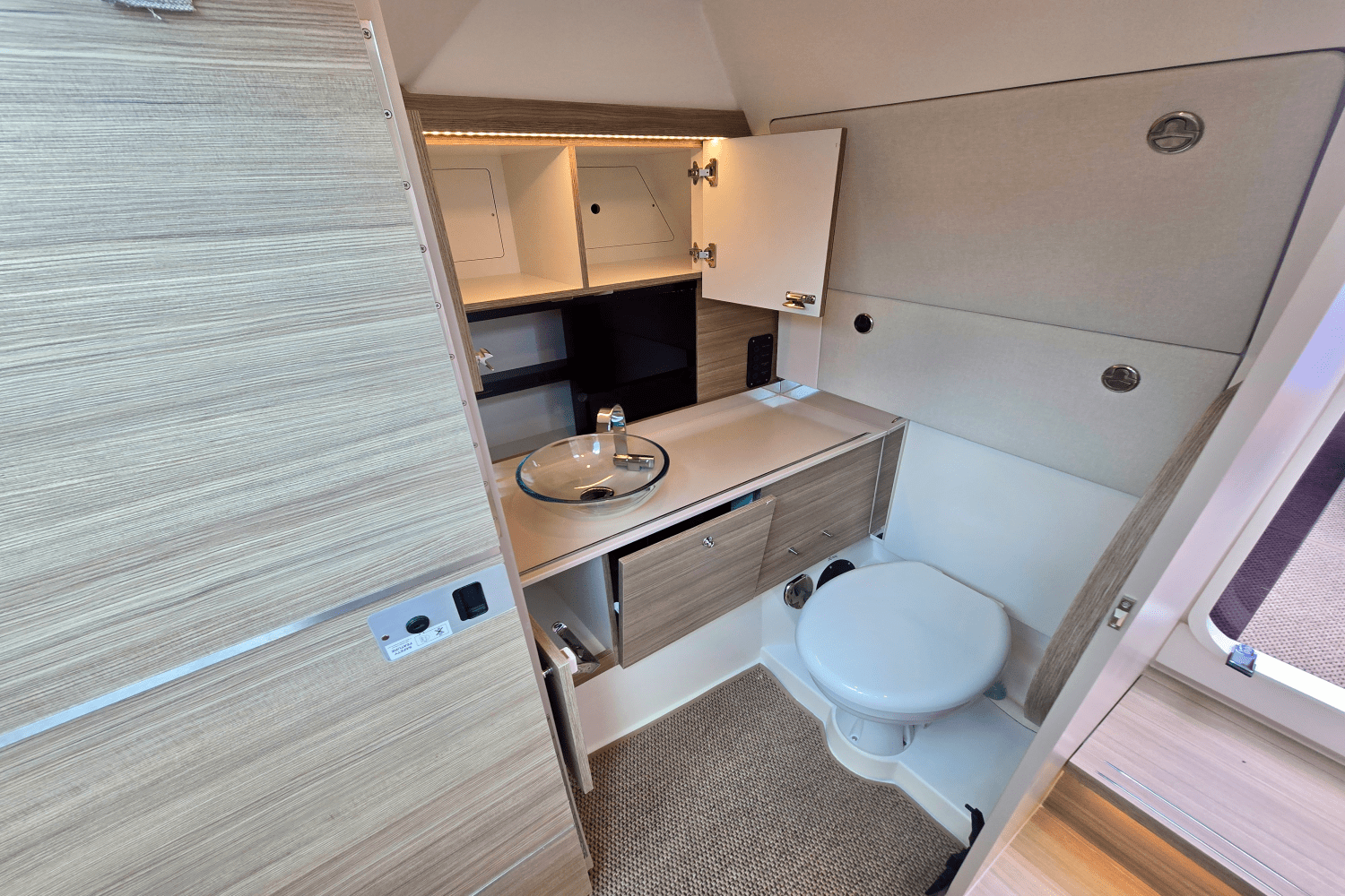 2025 Saxdor 320 GTC Image Thumbnail #38