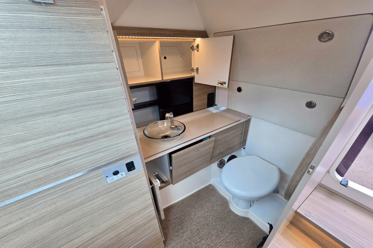 2025 Saxdor 320 GTC Image Thumbnail #38