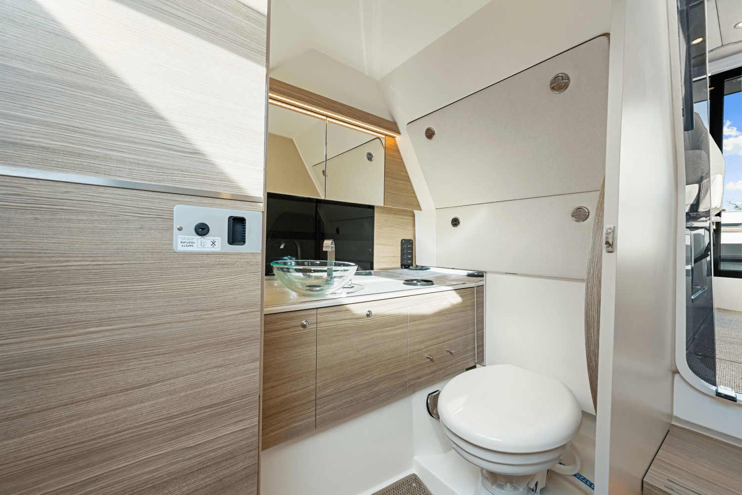 2025 Saxdor 320 GTC Image Thumbnail #64