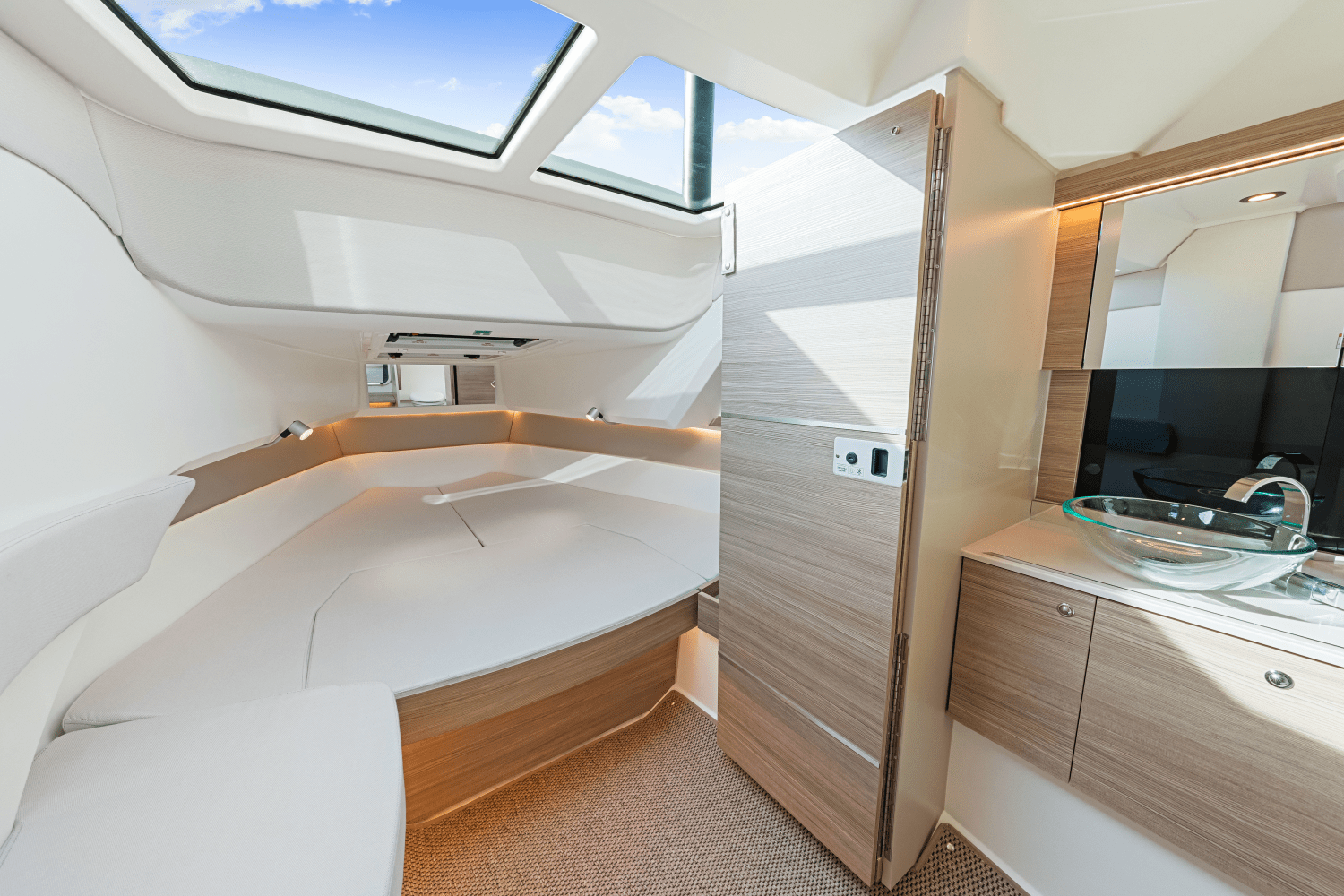 2025 Saxdor 320 GTC Image Thumbnail #61