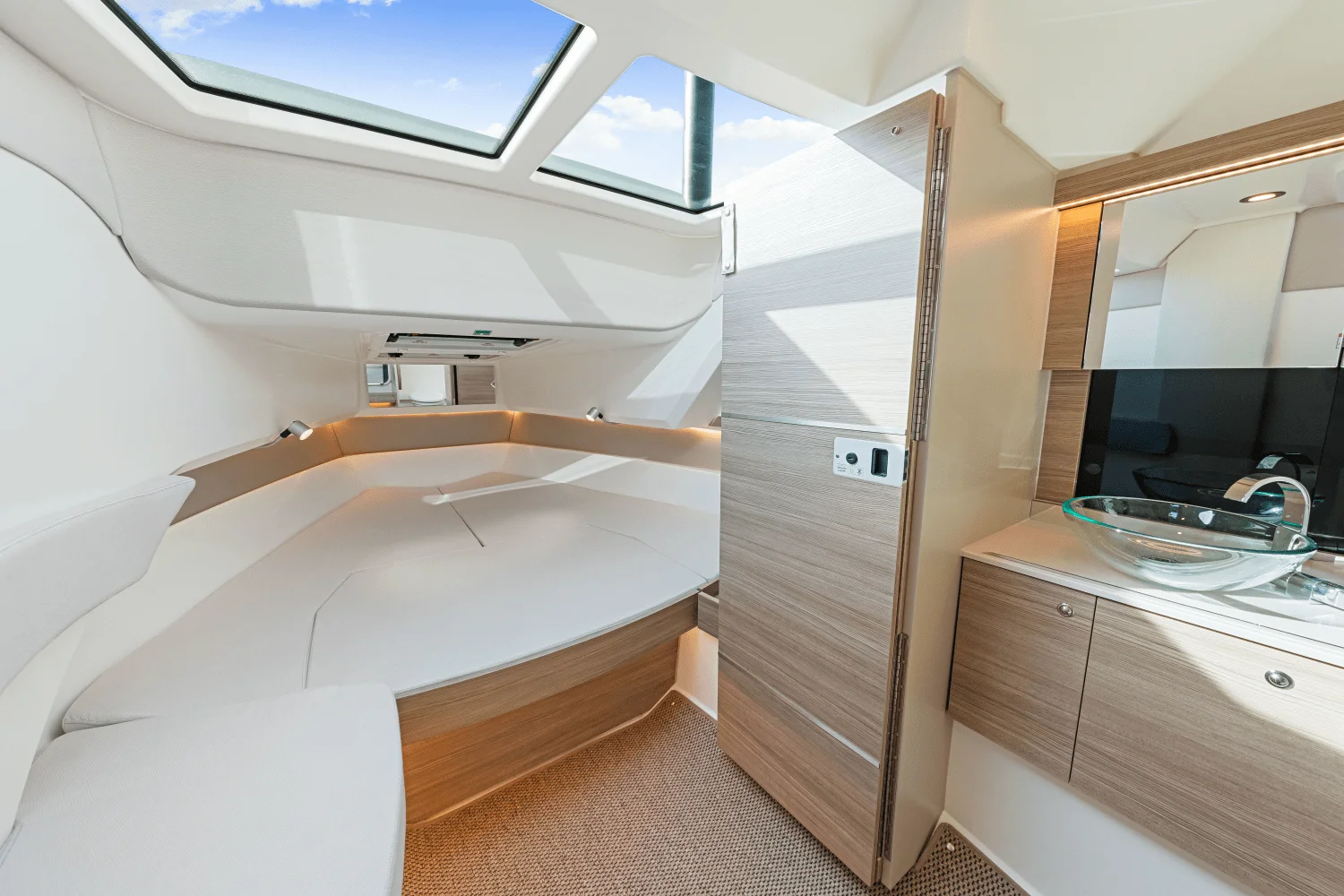 2025 Saxdor 320 GTC Image Thumbnail #61