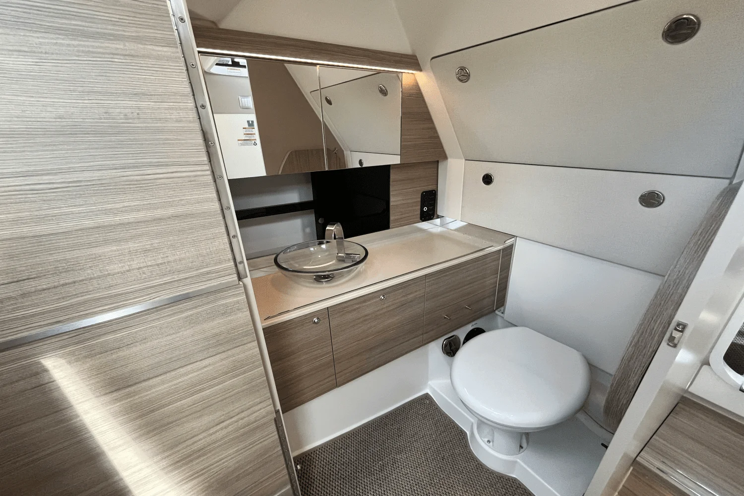 2025 Saxdor 320 GTC Image Thumbnail #18