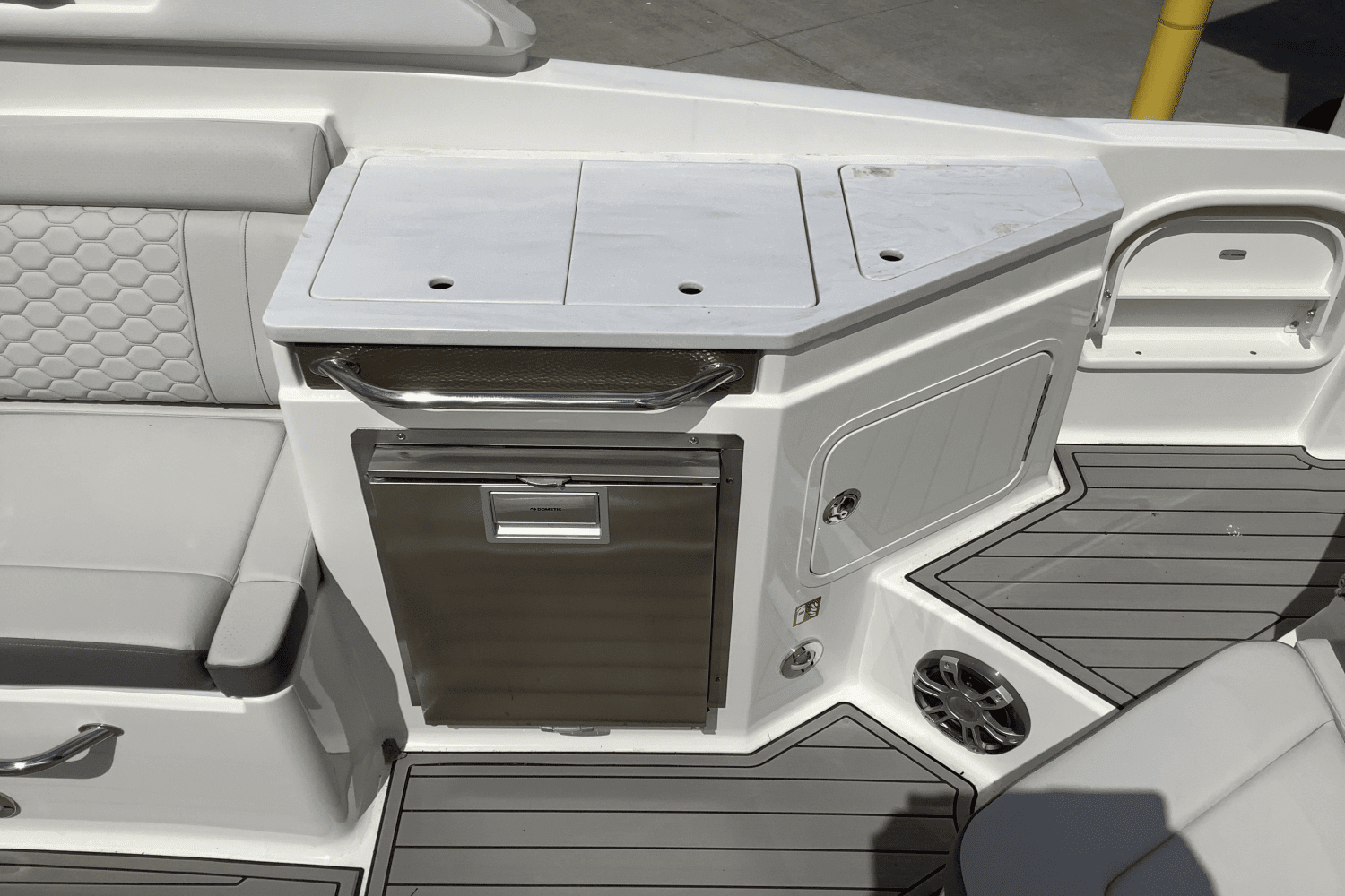 2025 Sea Ray SDX 290 Outboard Image Thumbnail #13
