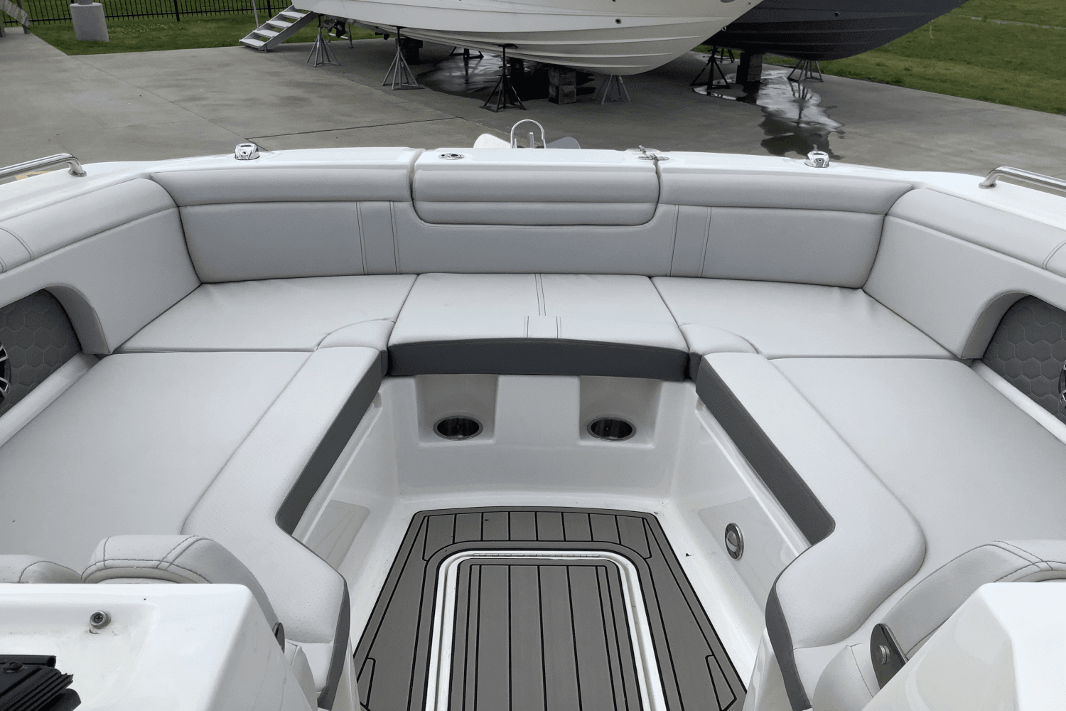 2025 Sea Ray SDX 290 Outboard Image Thumbnail #33