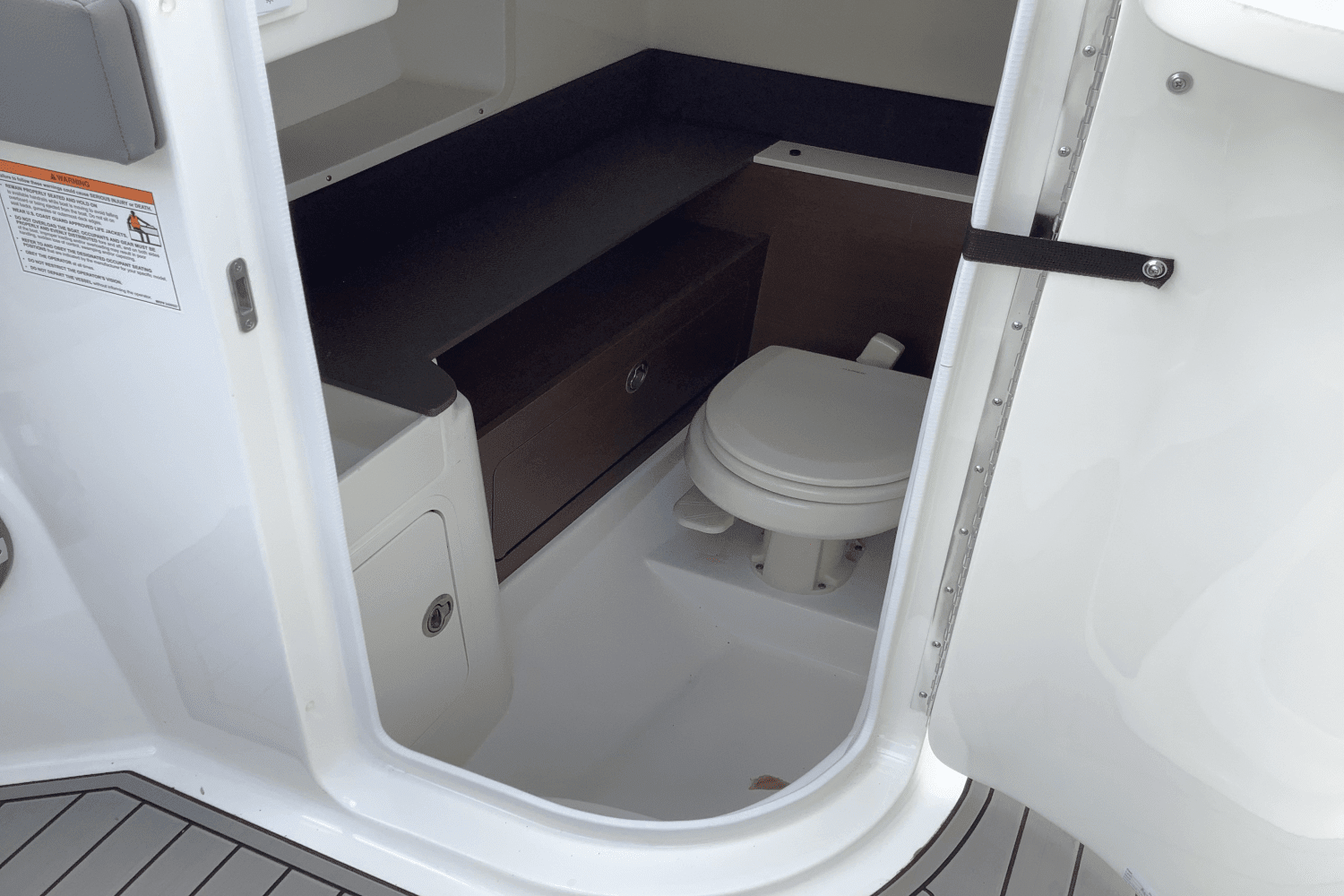 2025 Sea Ray SDX 290 Outboard Image Thumbnail #28