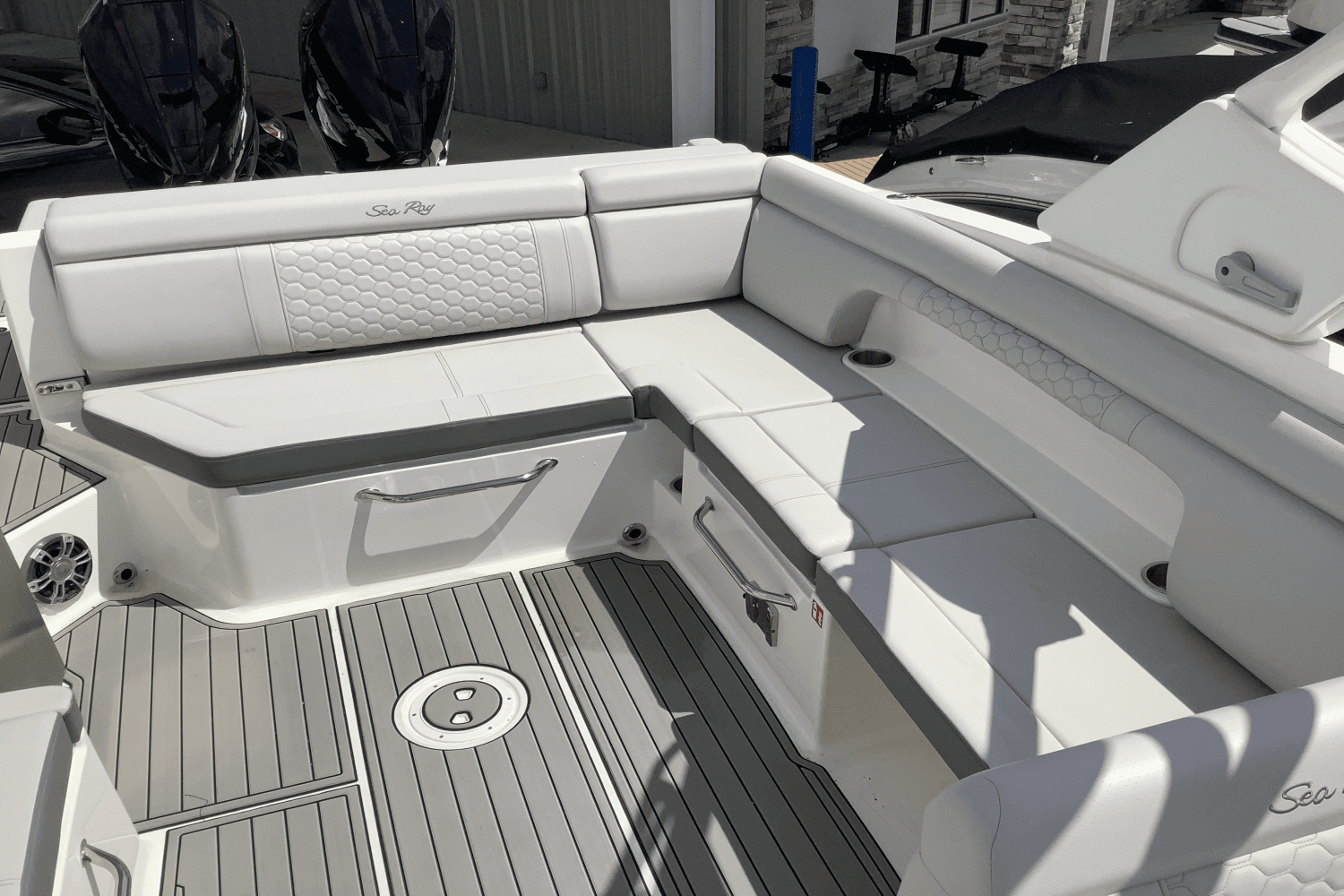 2025 Sea Ray SDX 290 Outboard Image Thumbnail #12