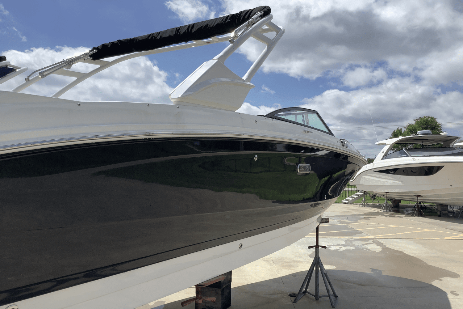 2025 Sea Ray SDX 290 Outboard Image Thumbnail #2