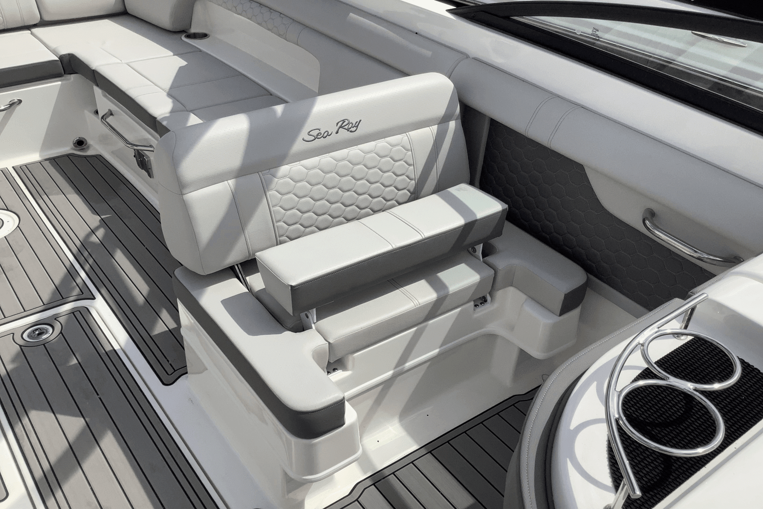 2025 Sea Ray SDX 290 Outboard Image Thumbnail #26