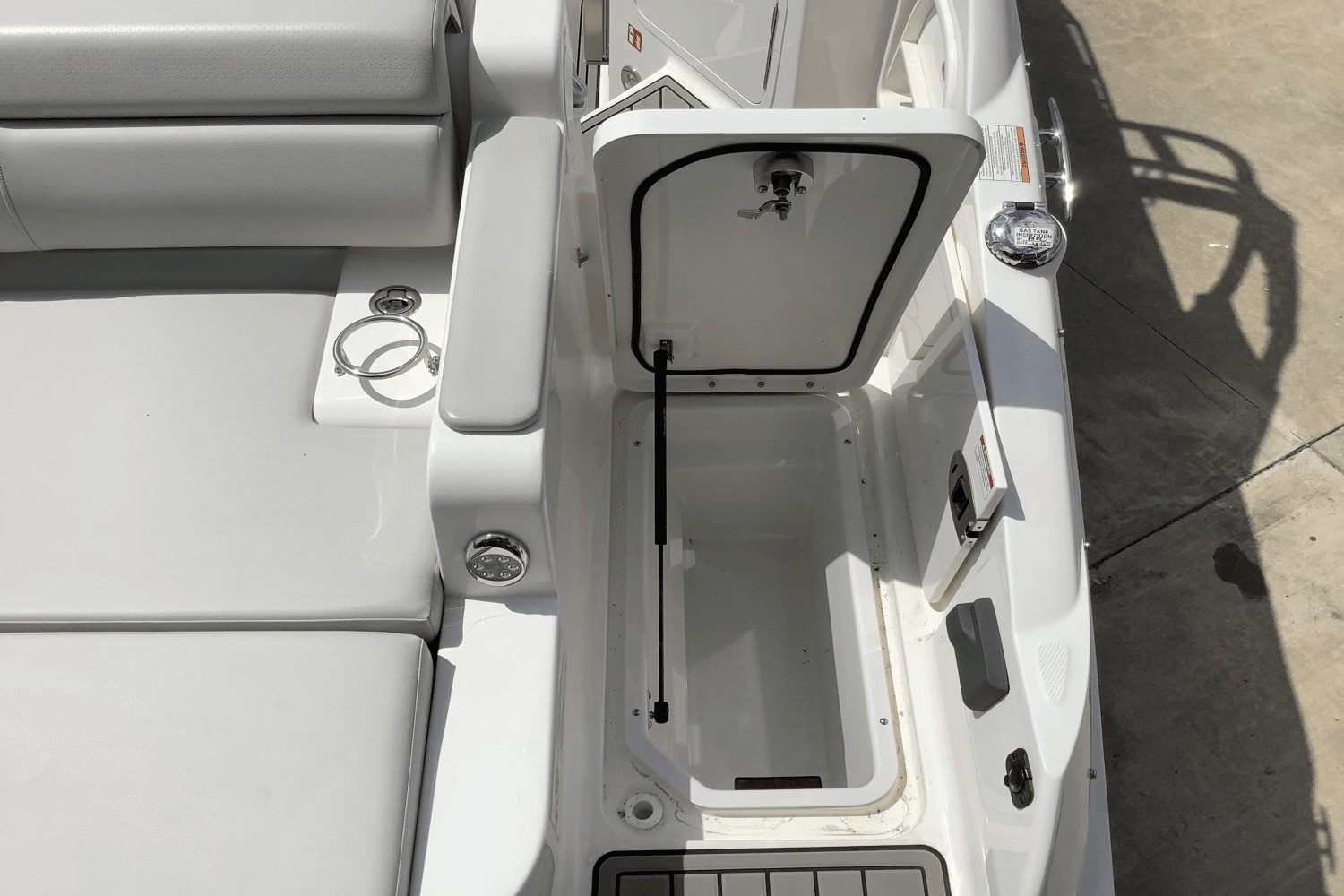 2025 Sea Ray SDX 290 Outboard Image Thumbnail #8