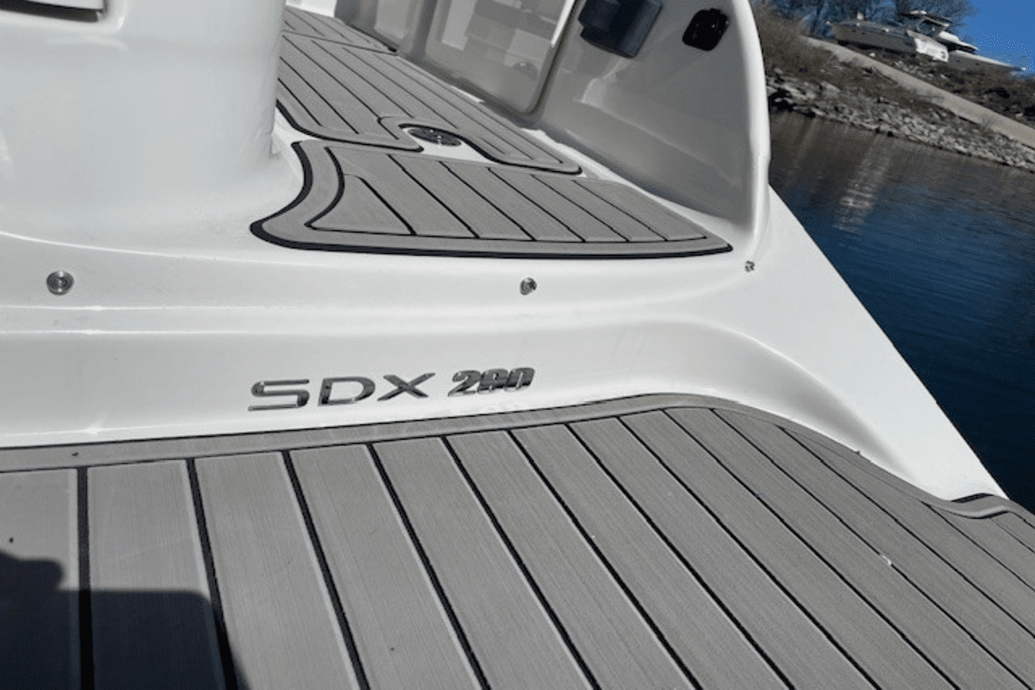 2025 Sea Ray SDX 290 Outboard Image Thumbnail #4