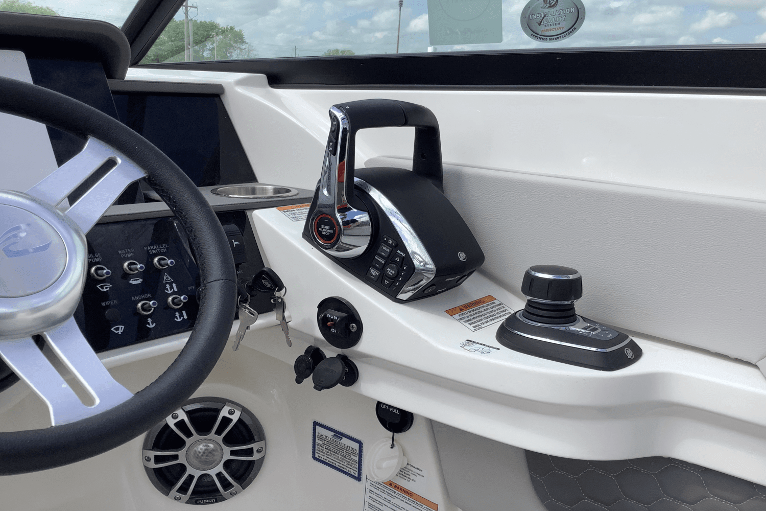 2025 Sea Ray SDX 290 Outboard Image Thumbnail #22