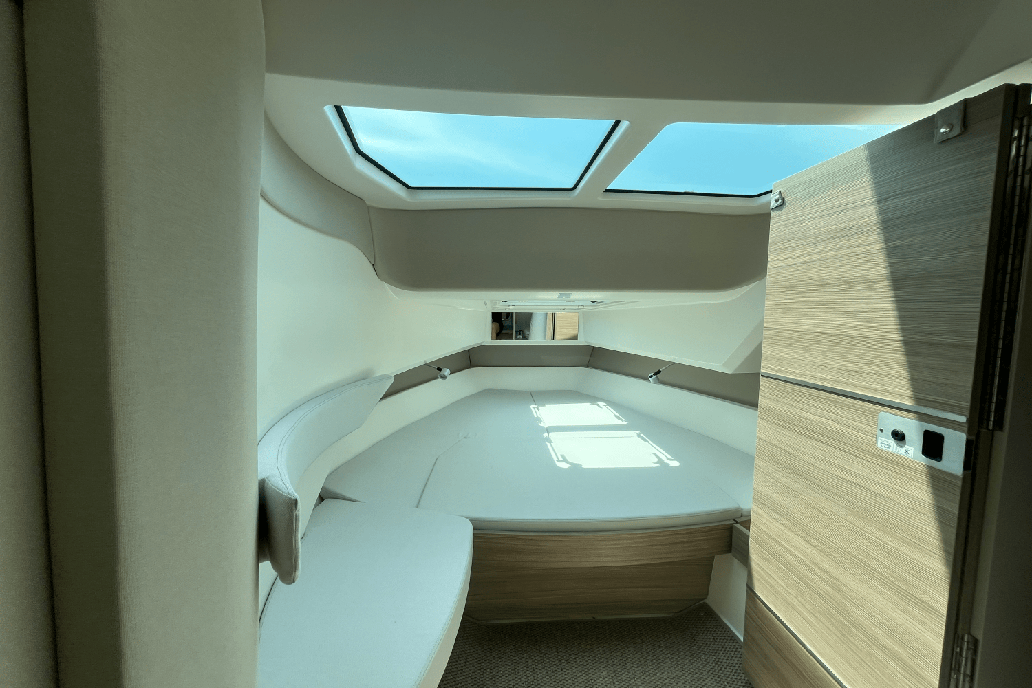 2025 Saxdor 320 GTC Image Thumbnail #17