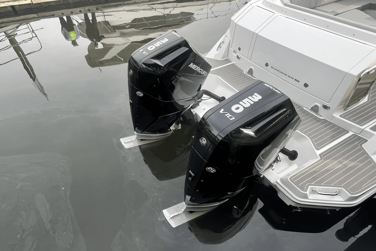 2025 Sea Ray Sundancer 320 Outboard Image Thumbnail #8