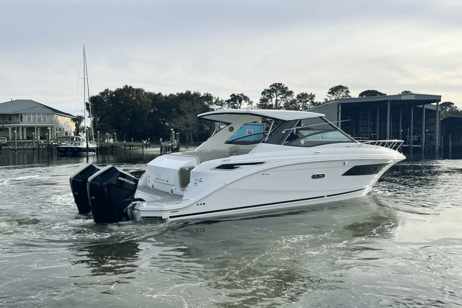 2025 Sea Ray Sundancer 320 Outboard Image Thumbnail #5