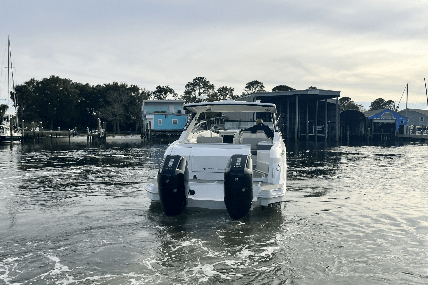 2025 Sea Ray Sundancer 320 Outboard Image Thumbnail #3