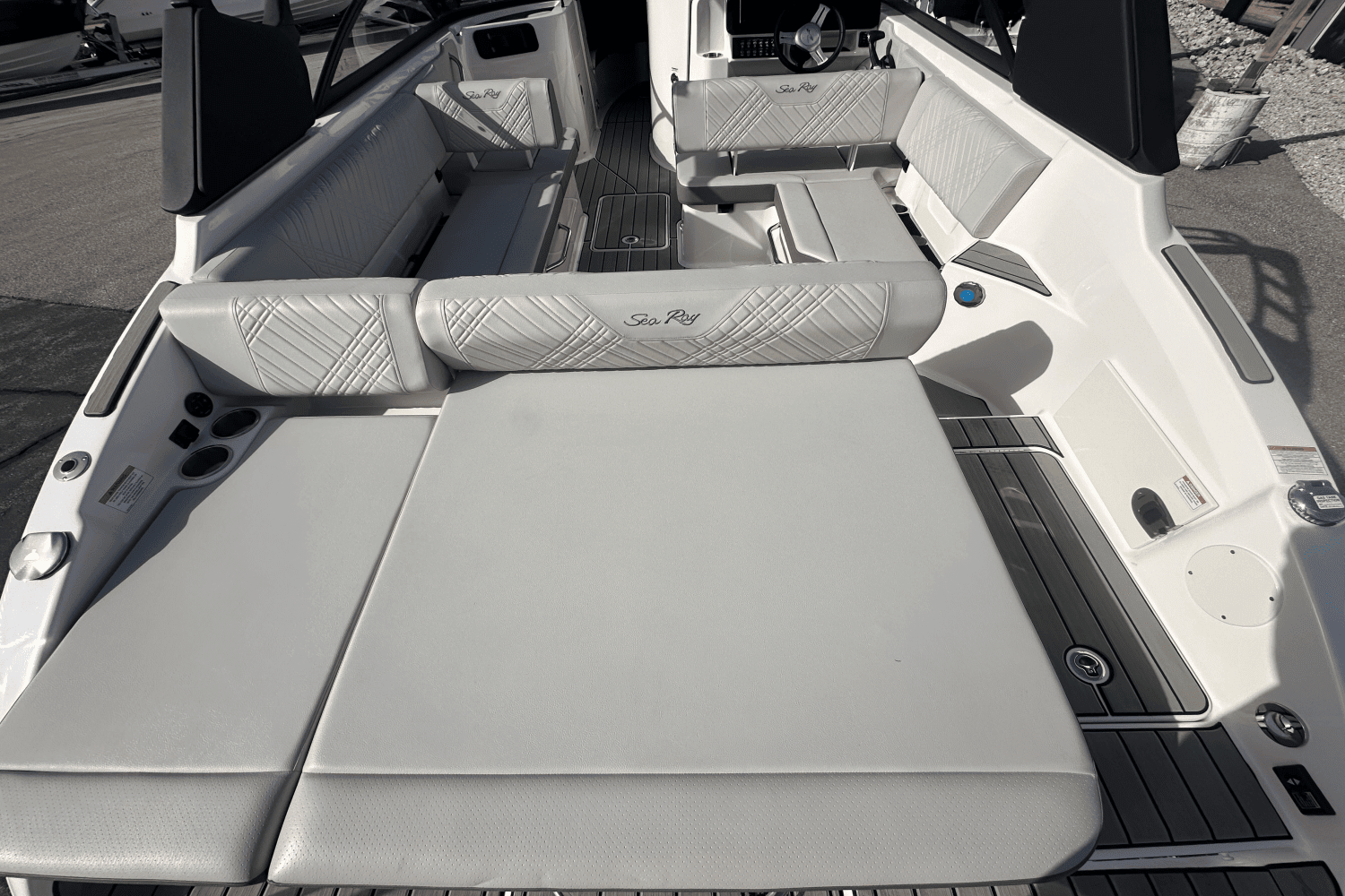 2025 Sea Ray 250 SDX Image Thumbnail #14