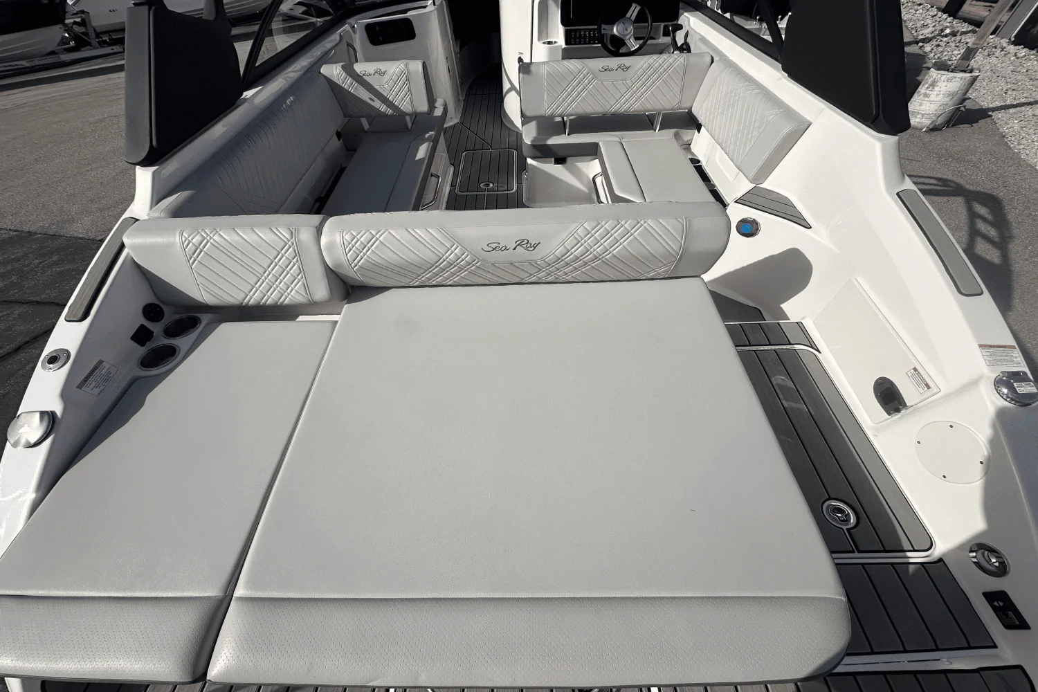 2025 Sea Ray 250 SDX Image Thumbnail #14