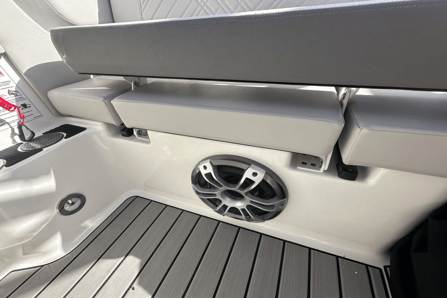 2025 Sea Ray 250 SDX Image Thumbnail #8