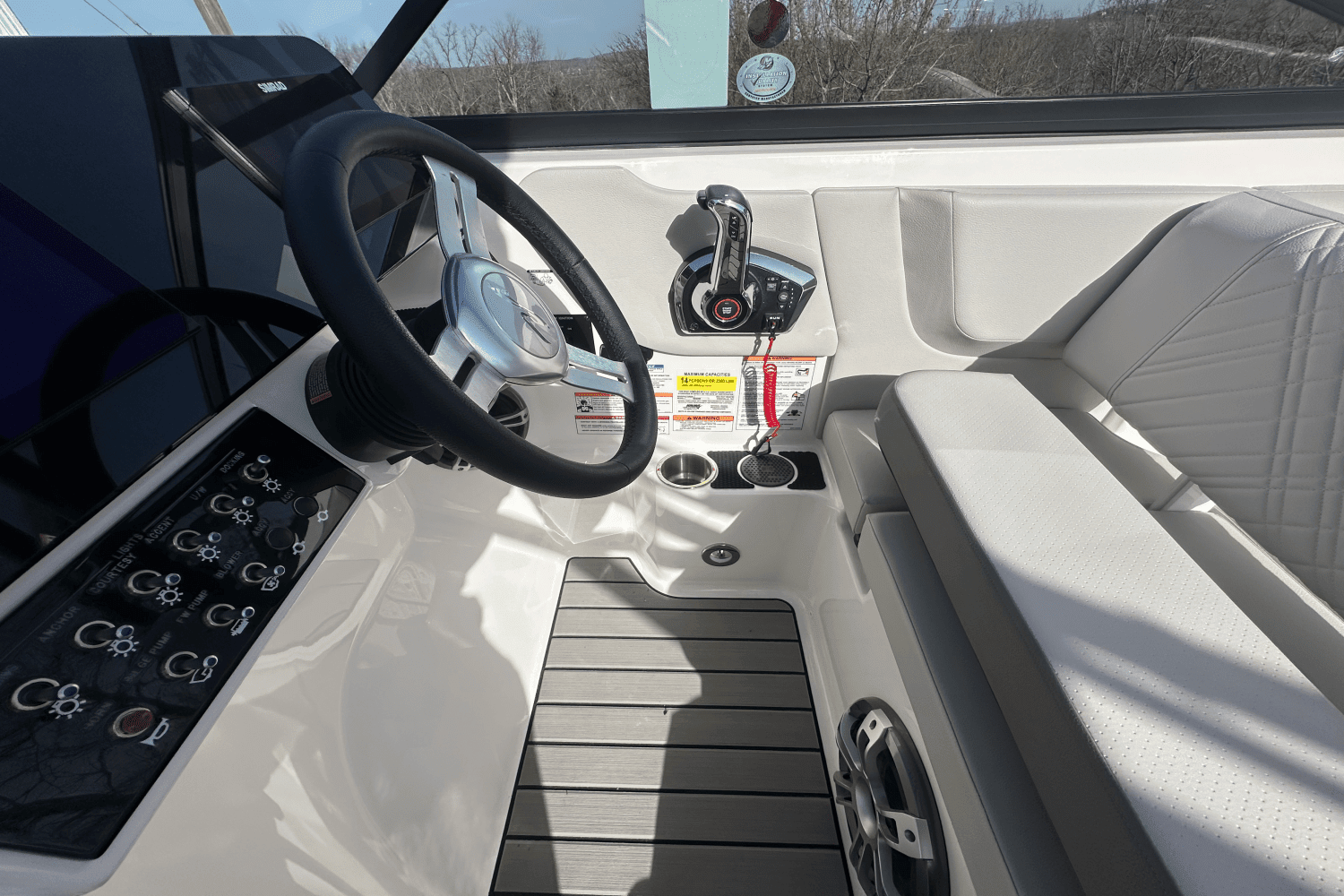 2025 Sea Ray 250 SDX Image Thumbnail #9