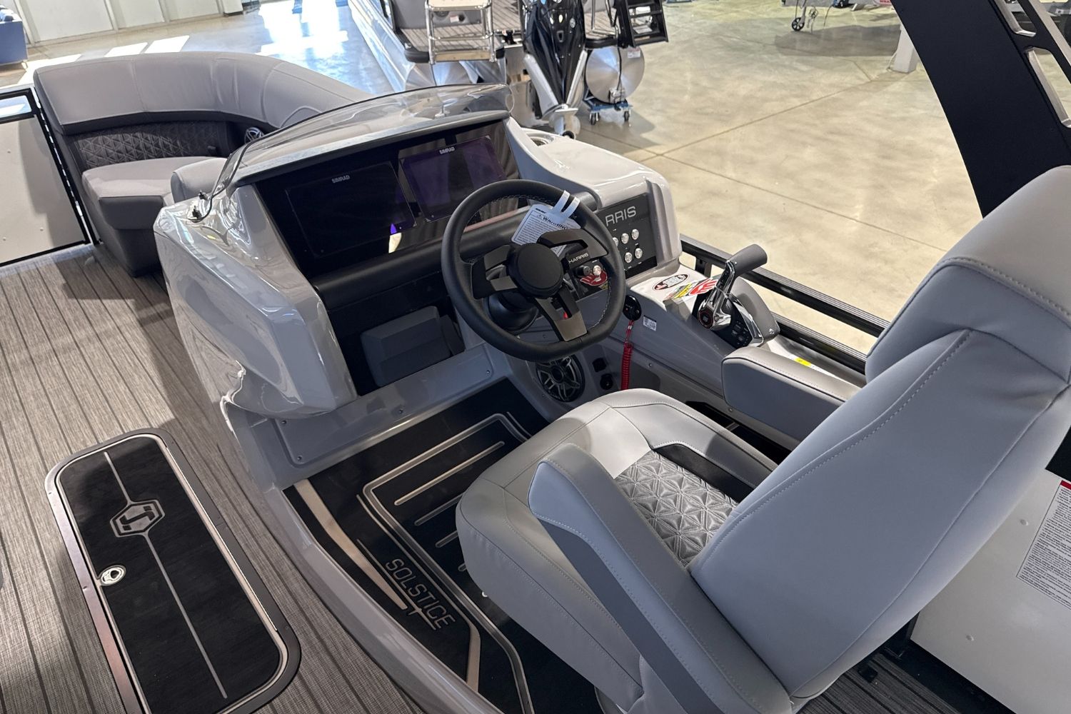 2025 Harris 230 Solstice Image Thumbnail #11