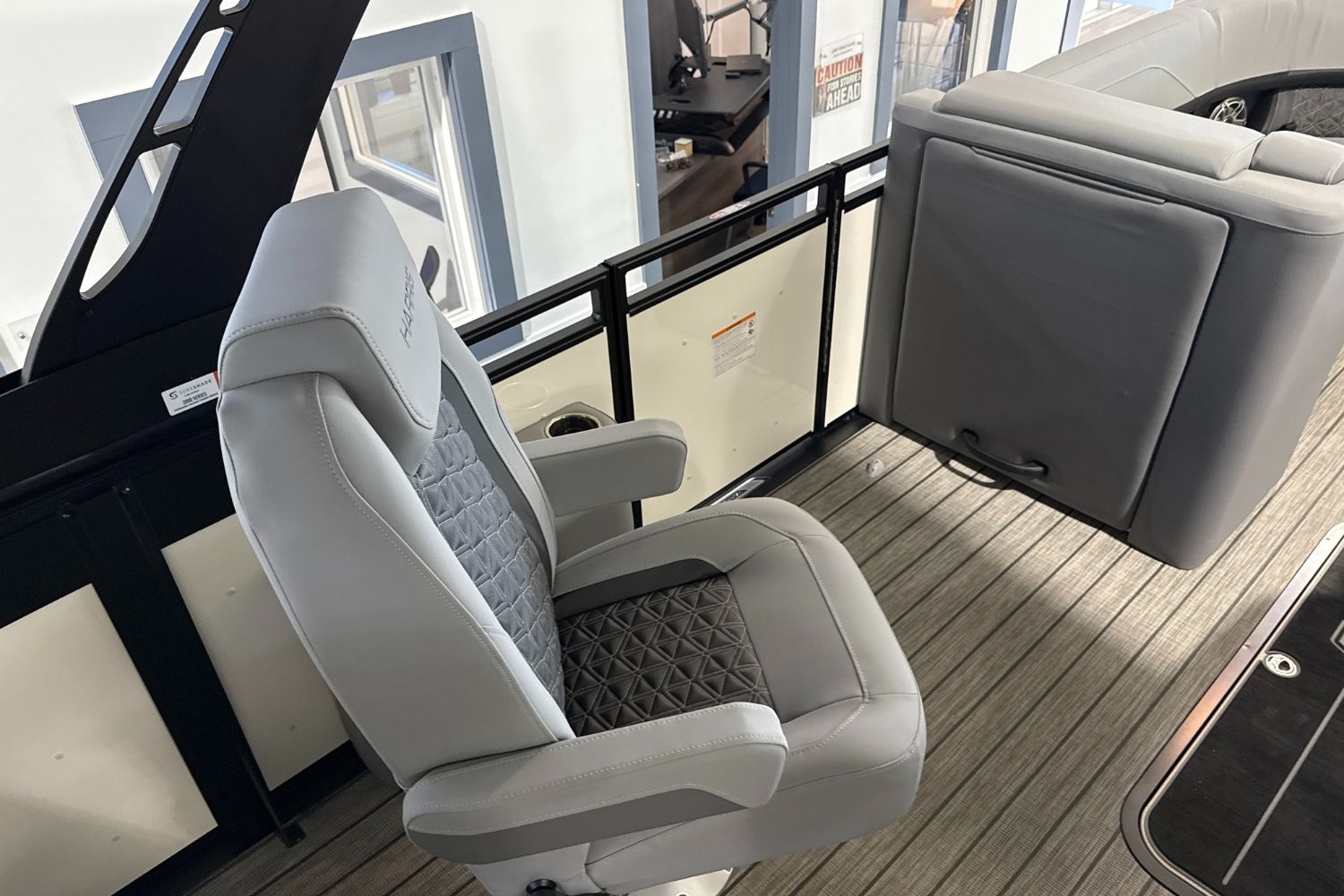 2025 Harris 230 Solstice Image Thumbnail #15