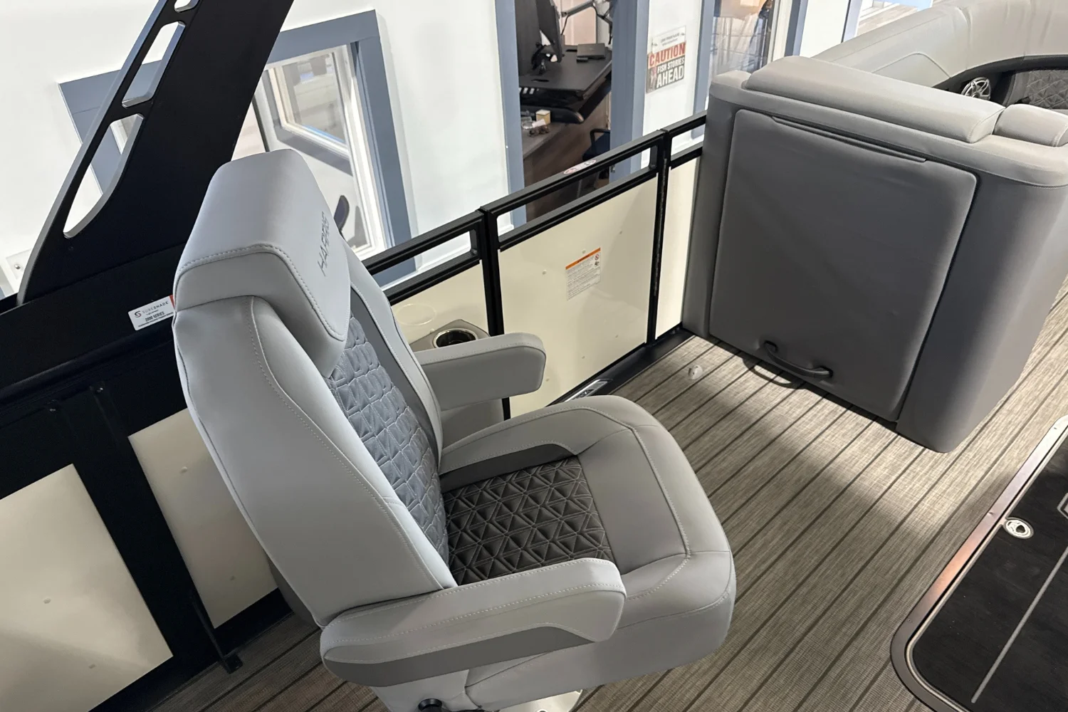 2025 Harris 230 Solstice Image Thumbnail #15