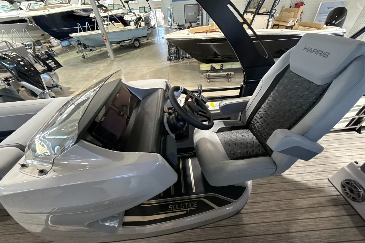 2025 Harris 230 Solstice Image Thumbnail #10