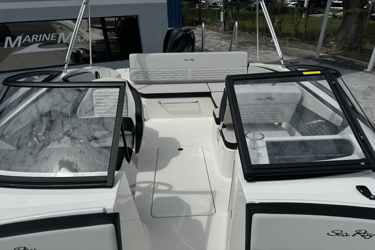 2025 Sea Ray SPX 210 Outboard Image Thumbnail #13