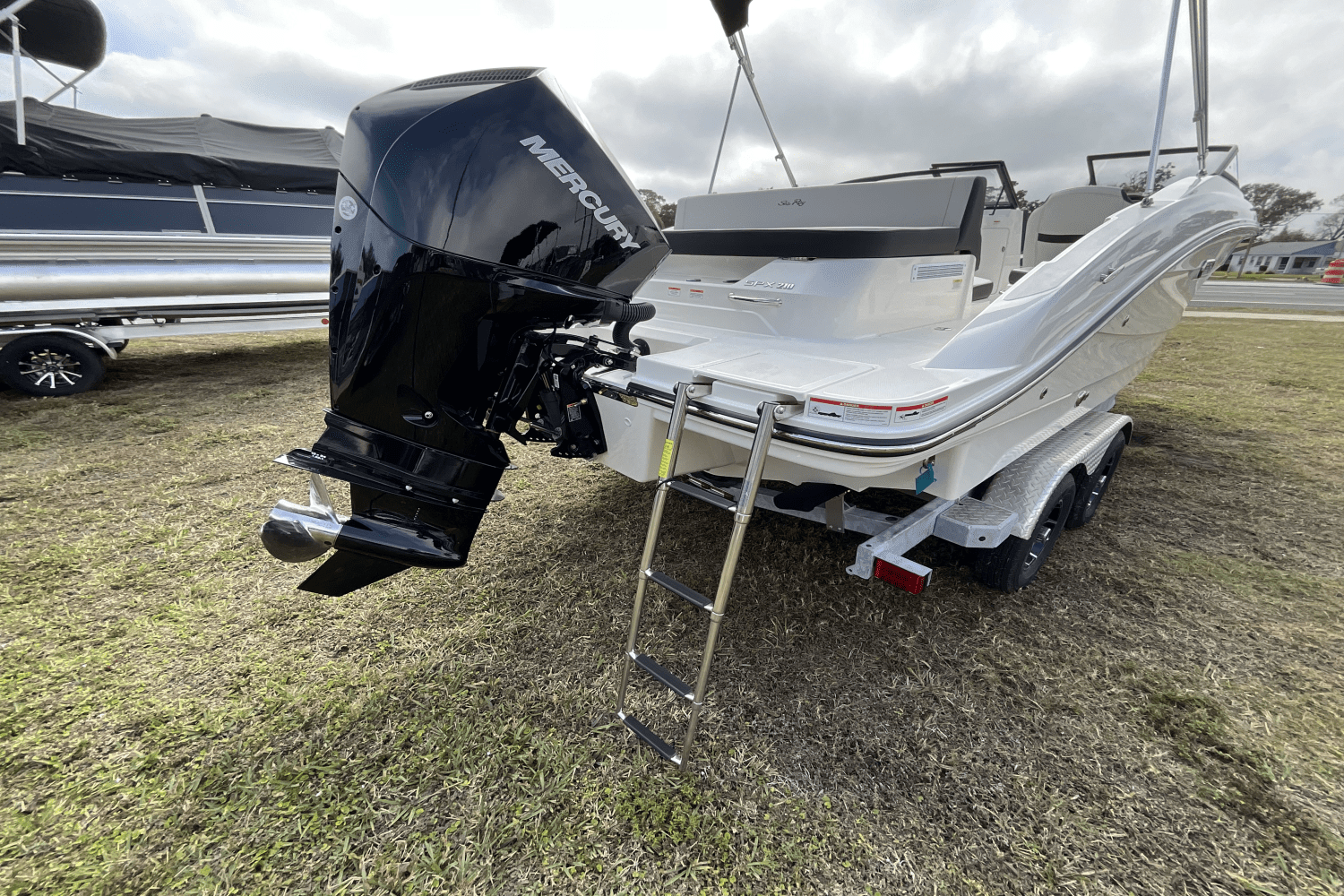 2025 Sea Ray SPX 210 Outboard Image Thumbnail #19