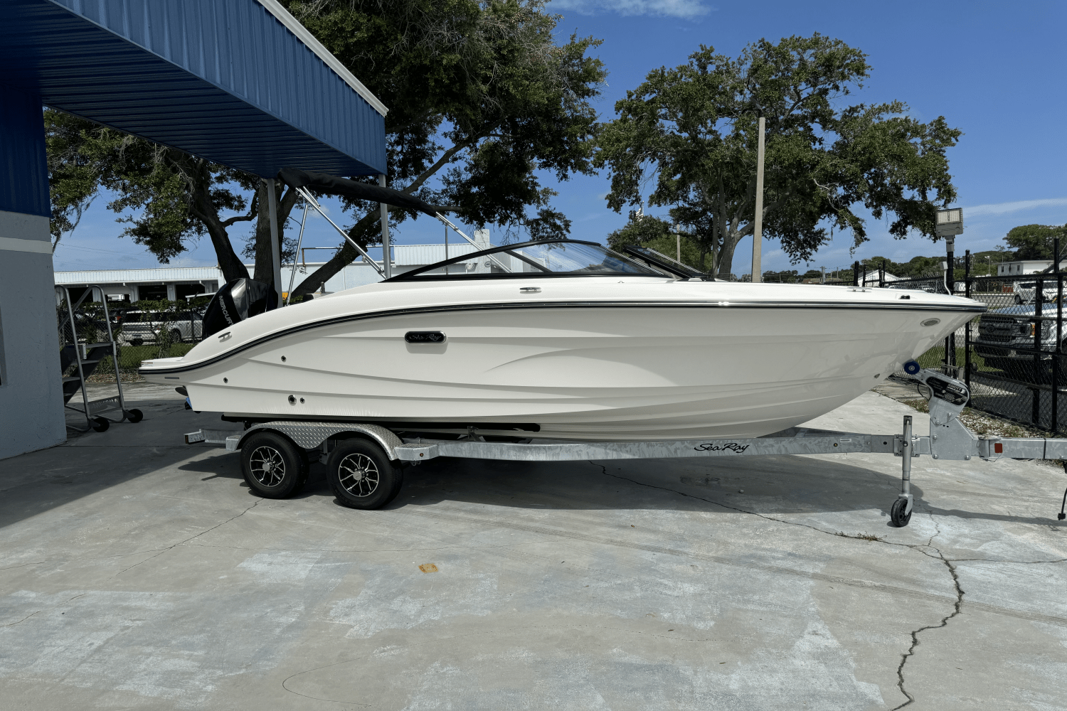 2025 Sea Ray SPX 210 Outboard Image Thumbnail #1