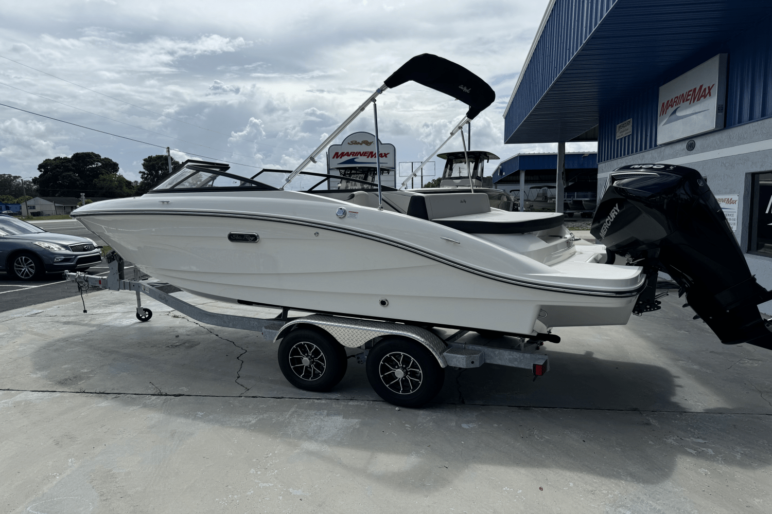 2025 Sea Ray SPX 210 Outboard Image Thumbnail #3